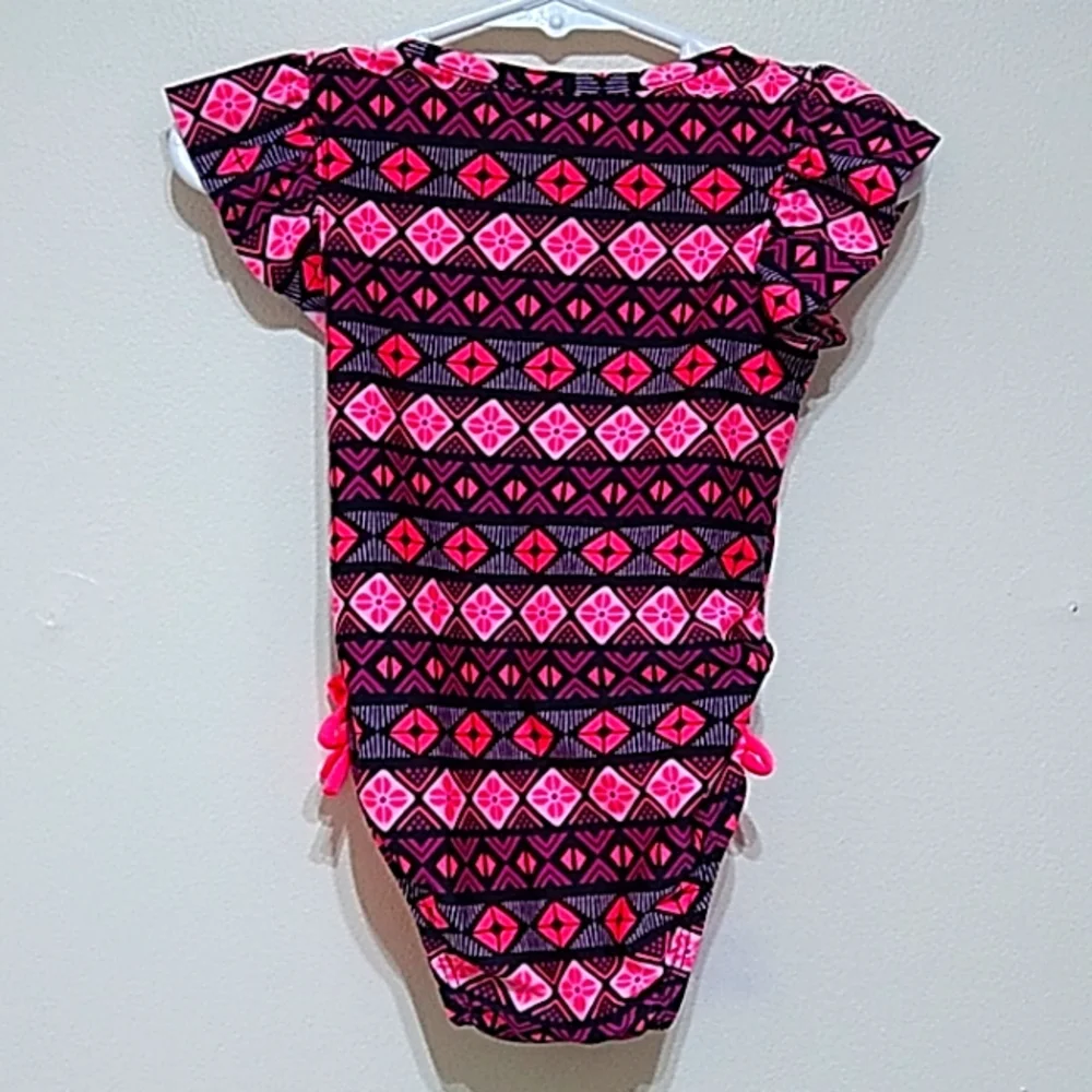 Cat & Jack Little Girl's One Piece Swimsuit